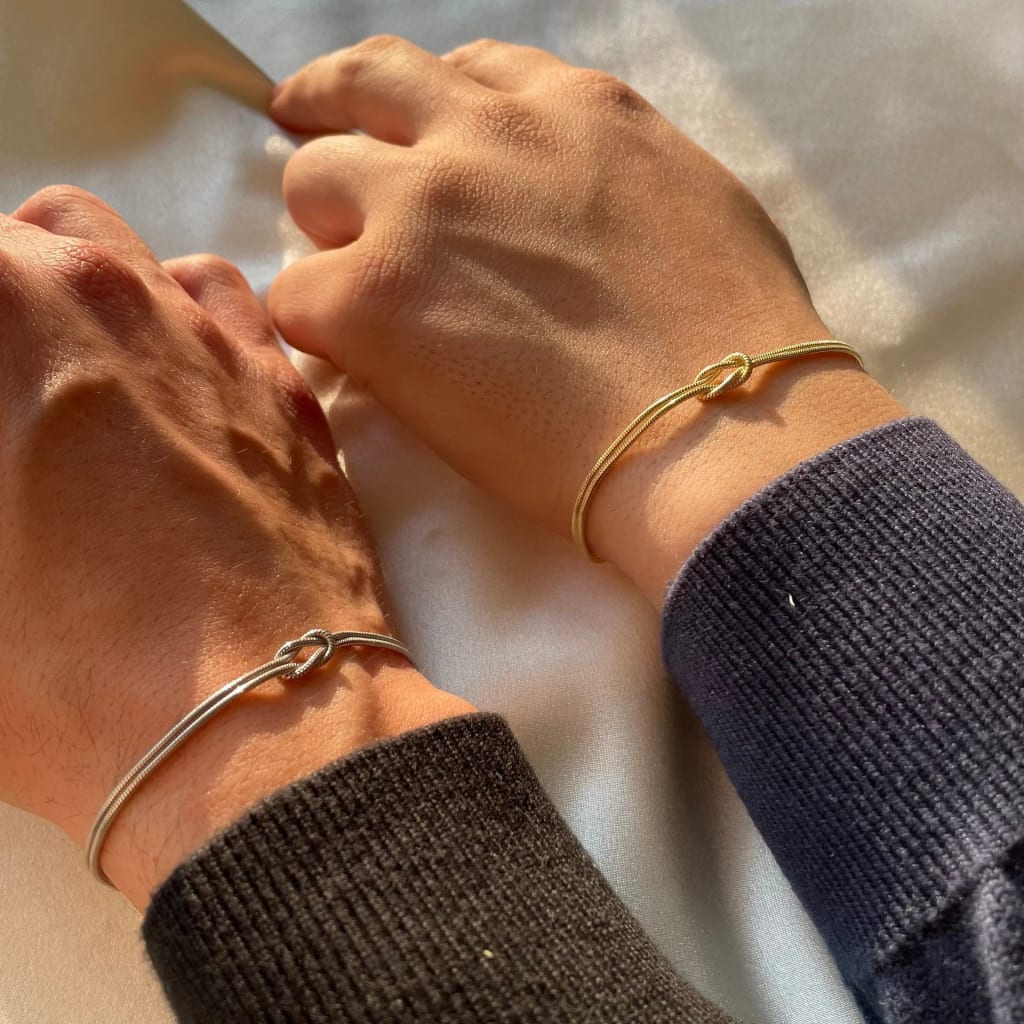 Lurelle™ Eternal Knot Bracelet